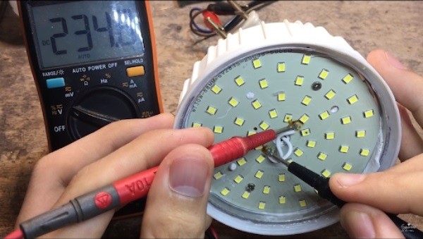 Chip LED hỏng cũng khiến đèn LED âm trần không sáng